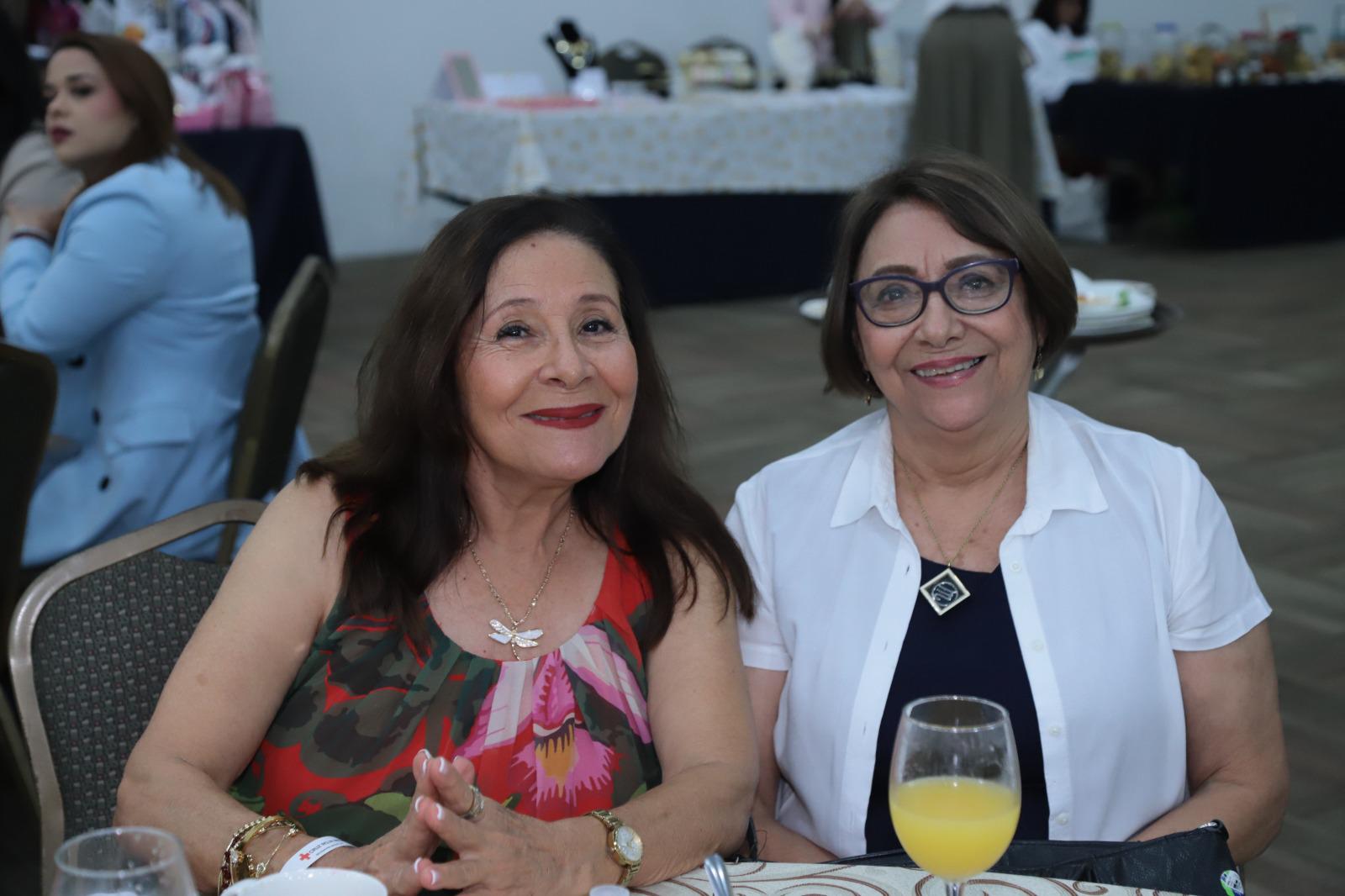 $!Clara y Ana Luisa Lizárraga.