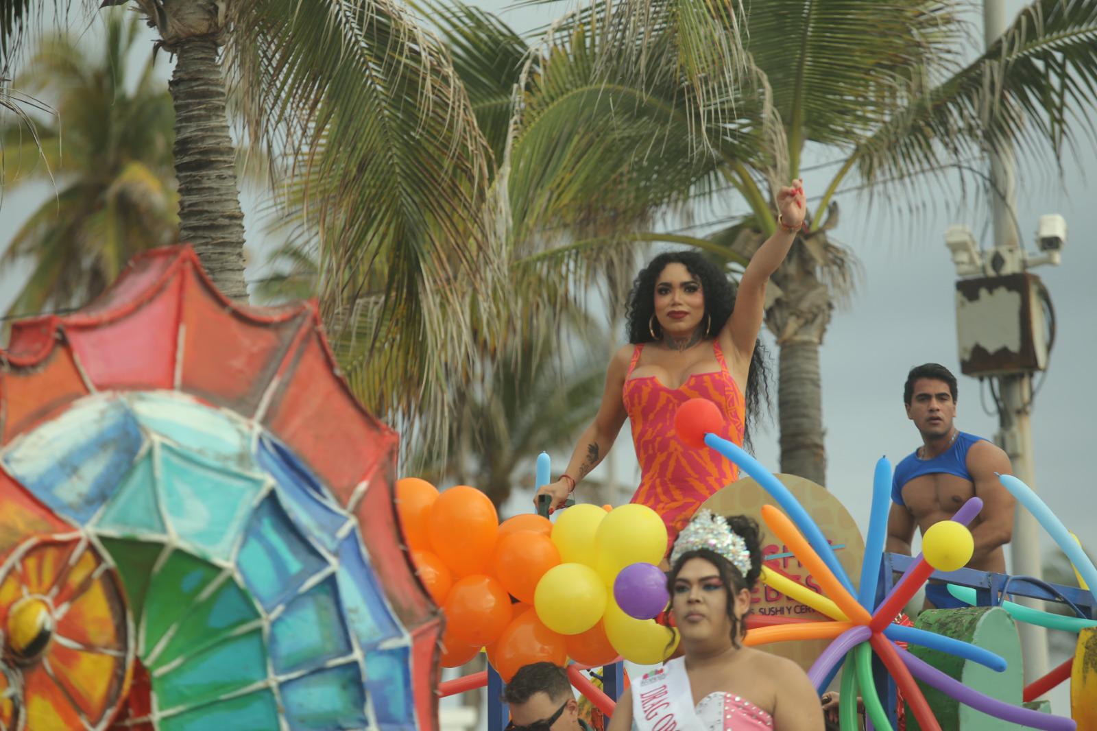 $!Marcha Maz Orgullo 2025 llena el malecón de Mazatlán de color y alegría