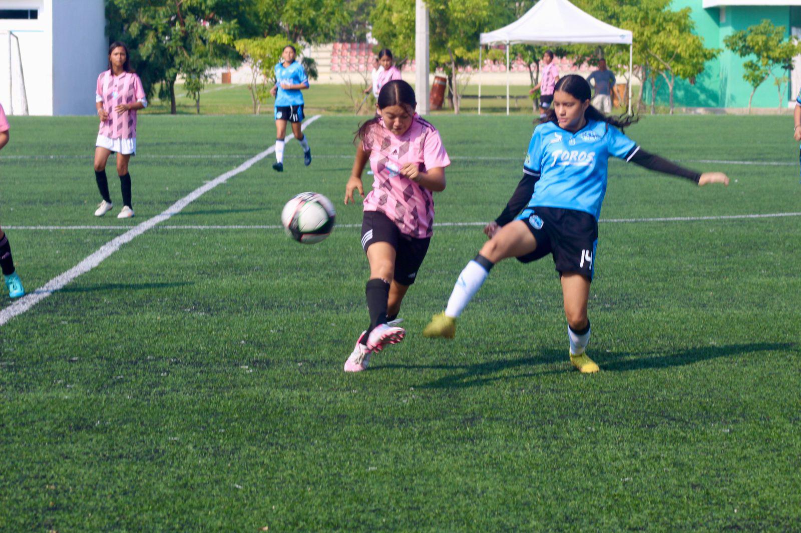 $!Rugen Leonas en eliminatoria municipal de futbol