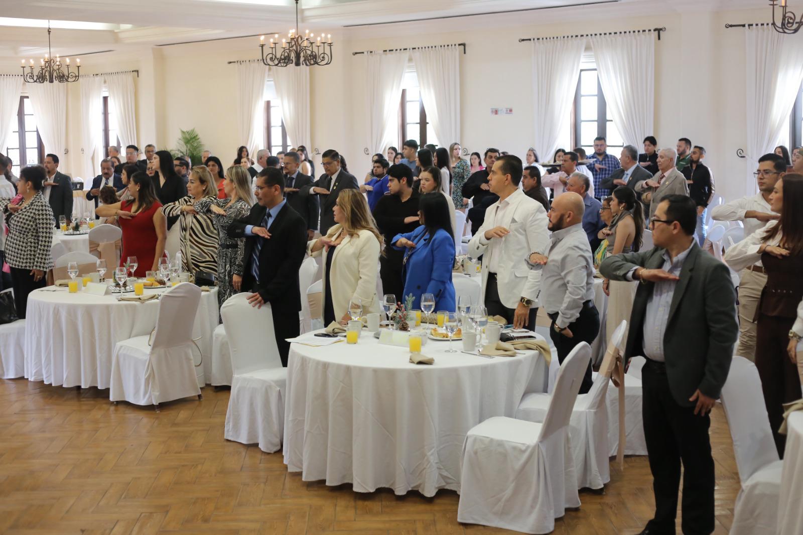 $!Guillermo Hernández rinde protesta como nuevo presidente del Colegio de Profesionistas en Contaduría del Sur de Sinaloa