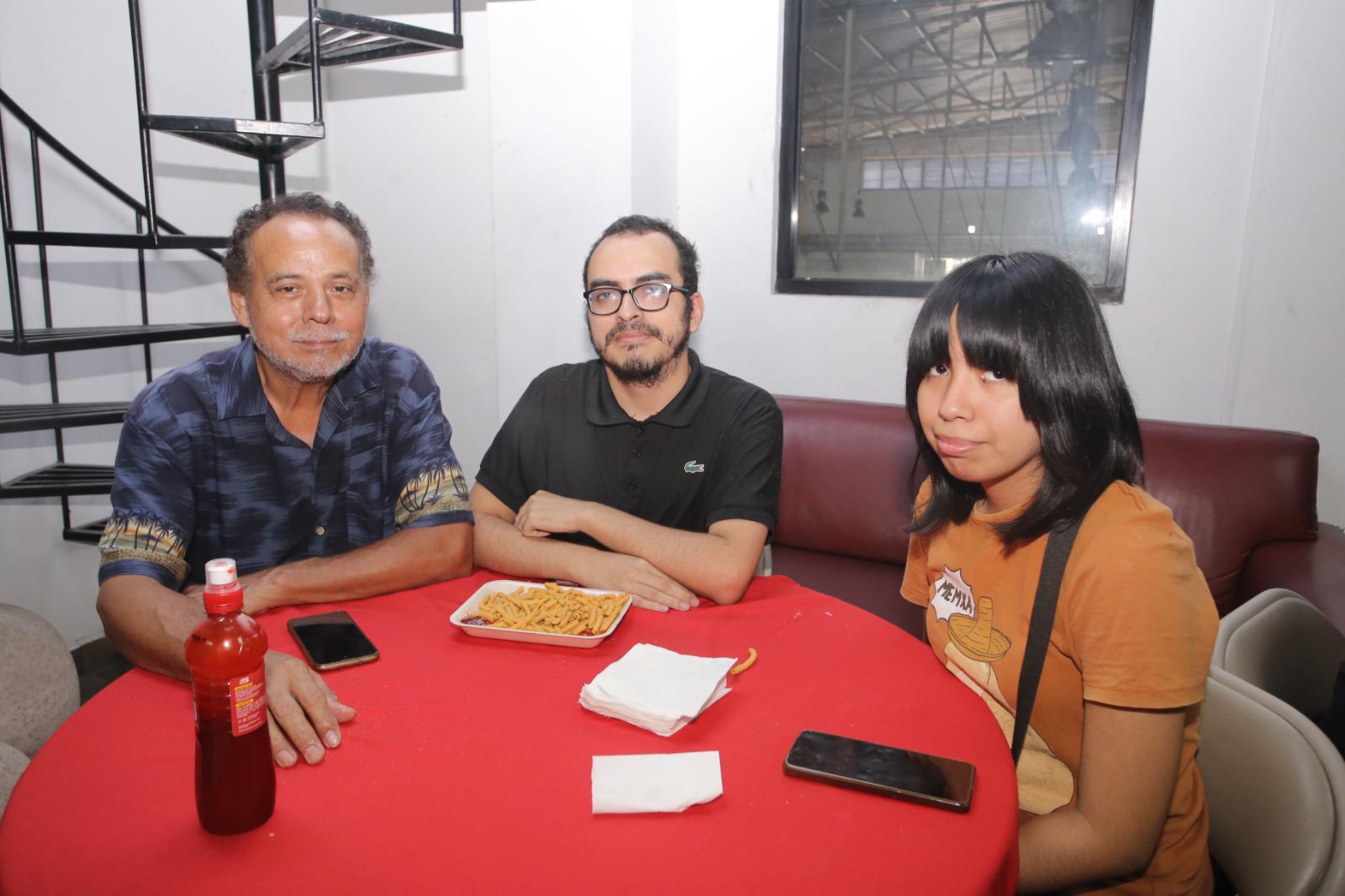 $!Gregorio Vargas, Eder Cruz y Denisse Méndez.