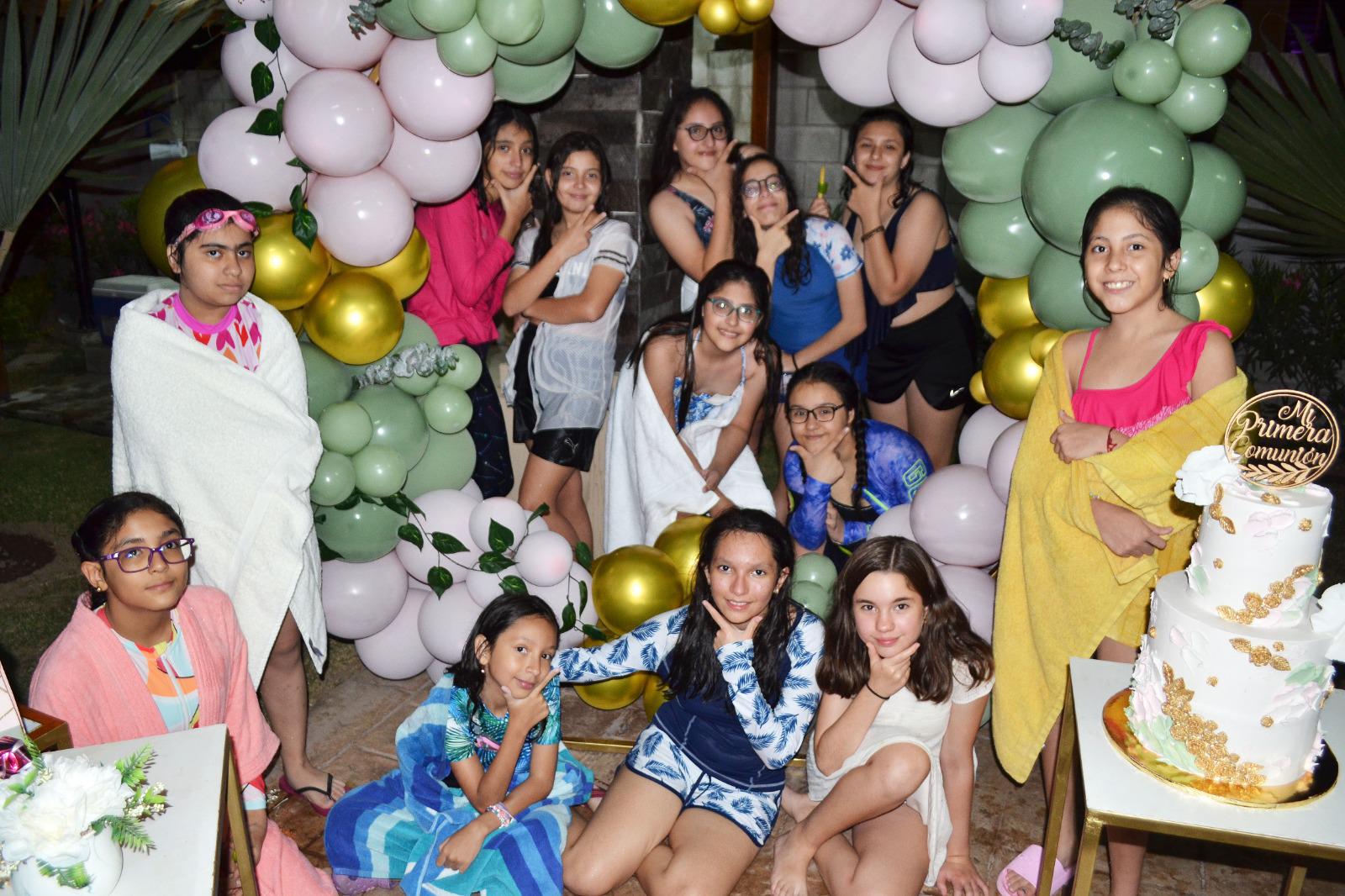 $!Con sus compañeros del Colegio Inglés de Durango.