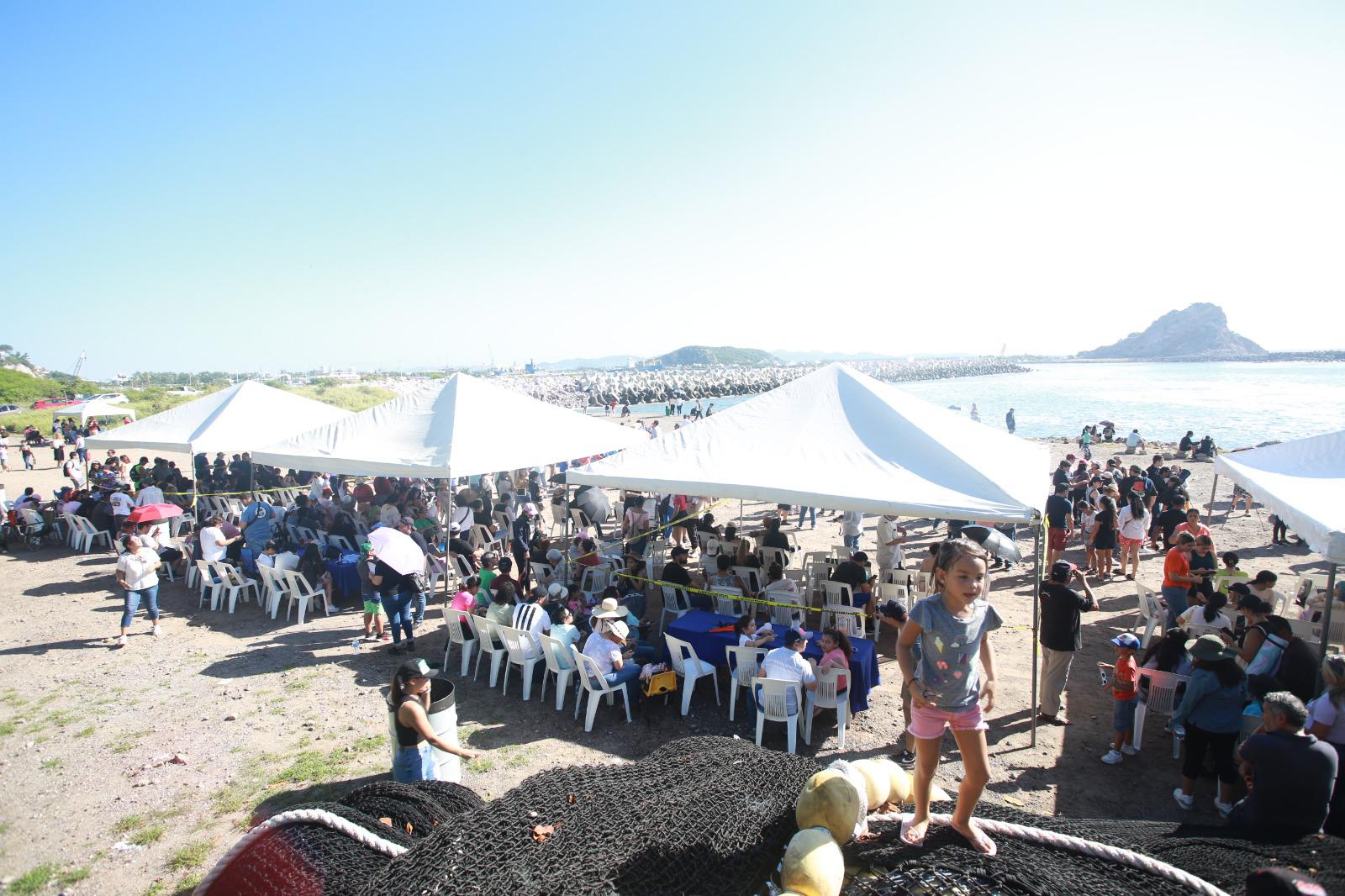 $!Concluye eclipse solar anular en Mazatlán