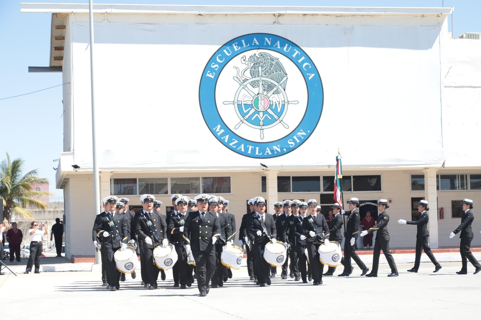 $!Alumnos de la institución realizaron los honores.