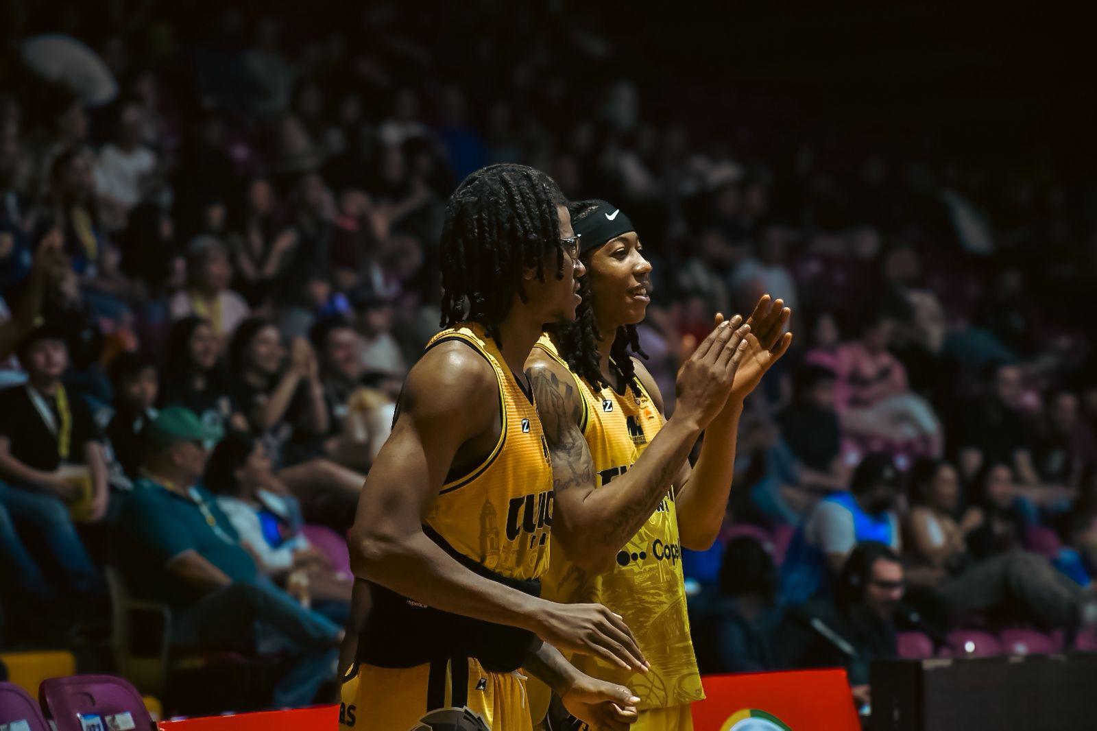 $!Caballeros de Culiacán viene de atrás para vencer a Ángeles de la CDMX