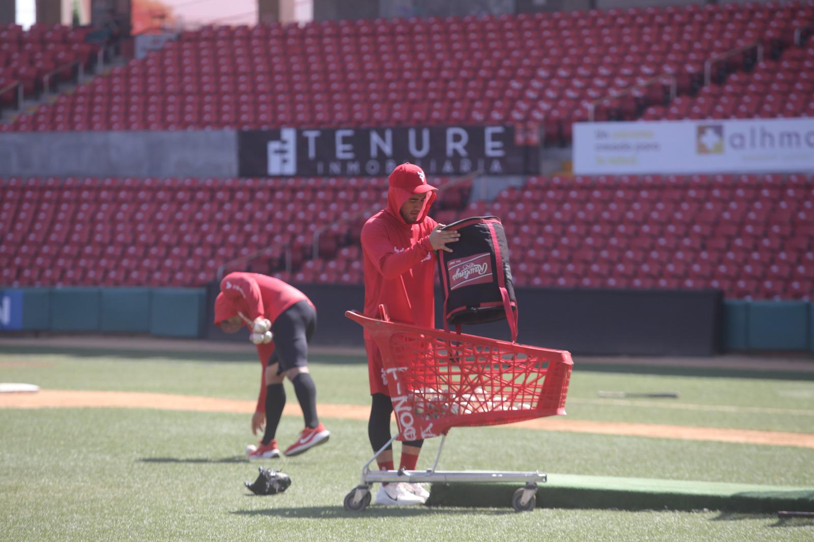 $!Mazatleco Óscar Jiménez disputa la posición de cátcher con Venados