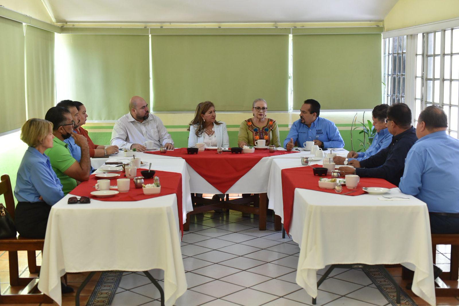 $!Diputadas dialogan con transportistas de Mazatlán