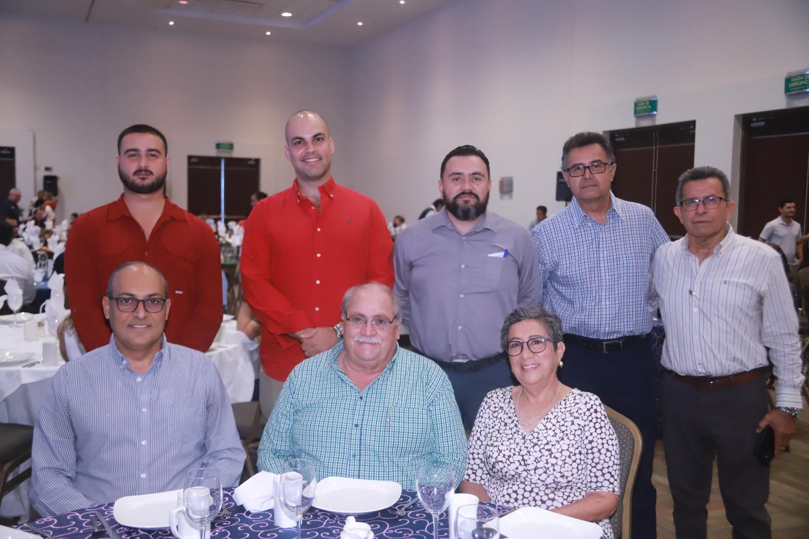 $!José Carlos Valdez, Quel Galván Tirado, Alonso Villalón, Heleodoro Valdez, Ramiro Burgueño, Quel Galván Pelayo, Guillermo Trewartha y Mariana Trujillo.