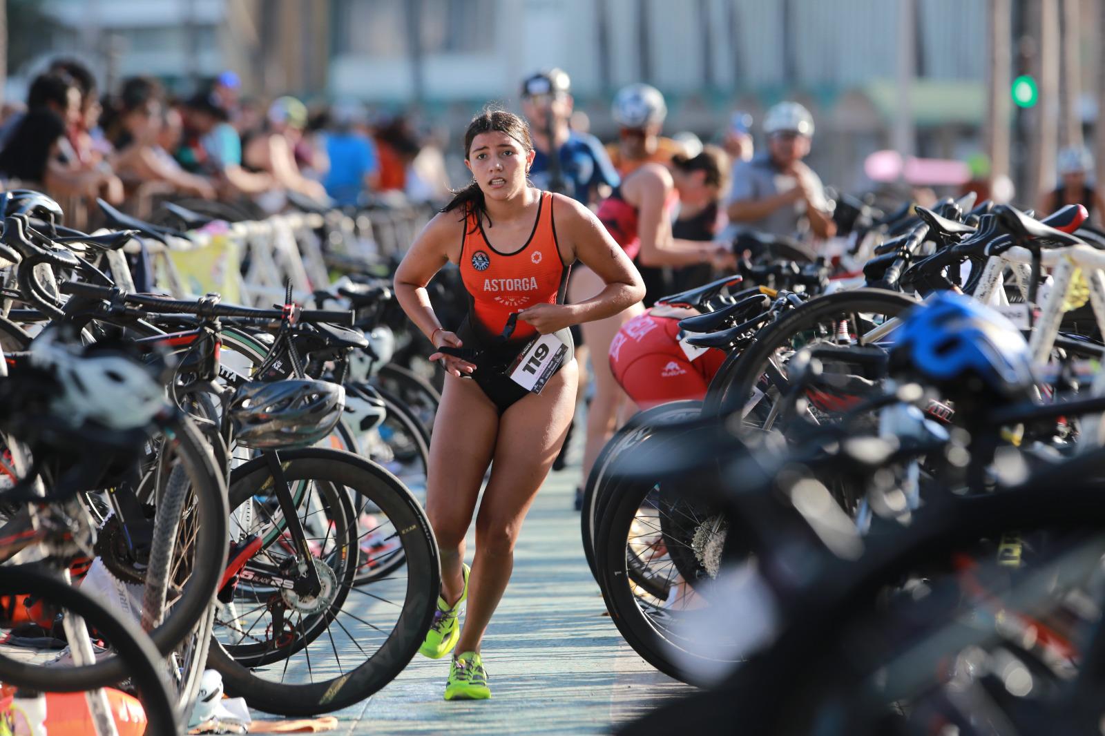 $!José Luis ‘Perrón’ Zazueta conquista el Triatlón Trimaz 2026