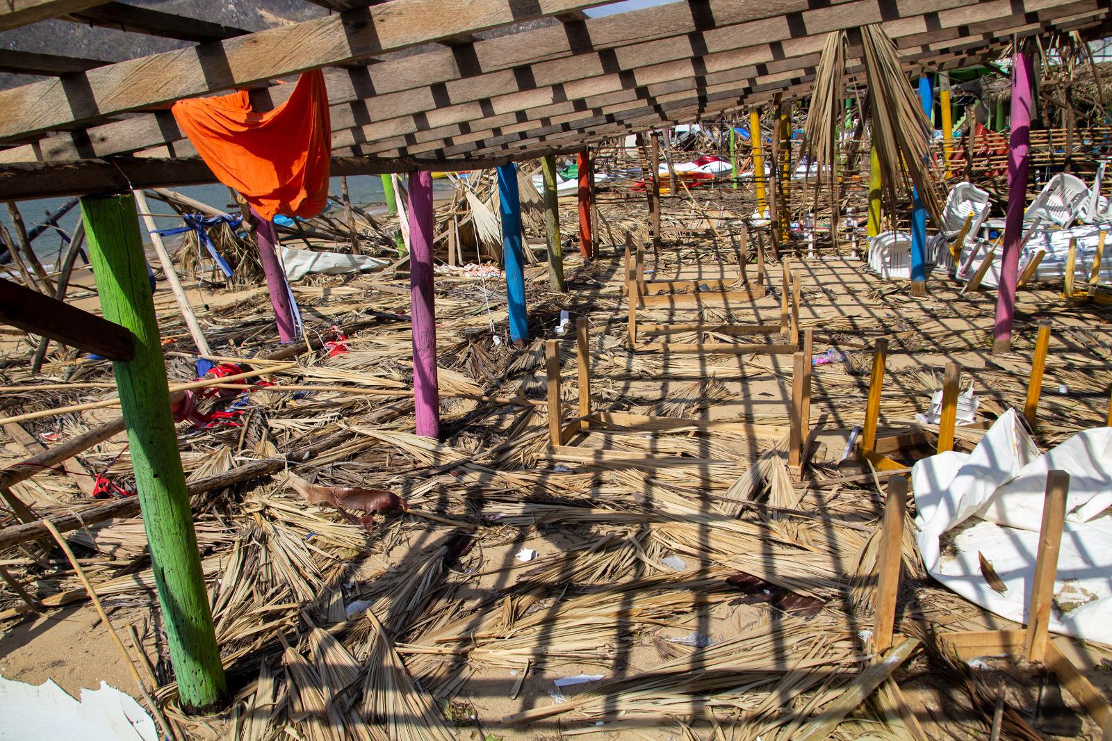 $!Restaurantes destruidos por el huracán Otis.