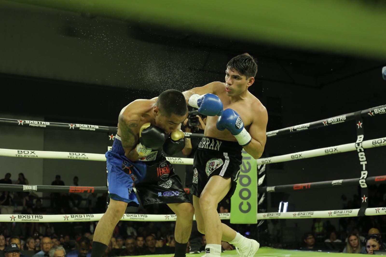 $!Pedro Guevara sale con el brazo en alto ante ‘Pamba’ Valdés en Mazatlán