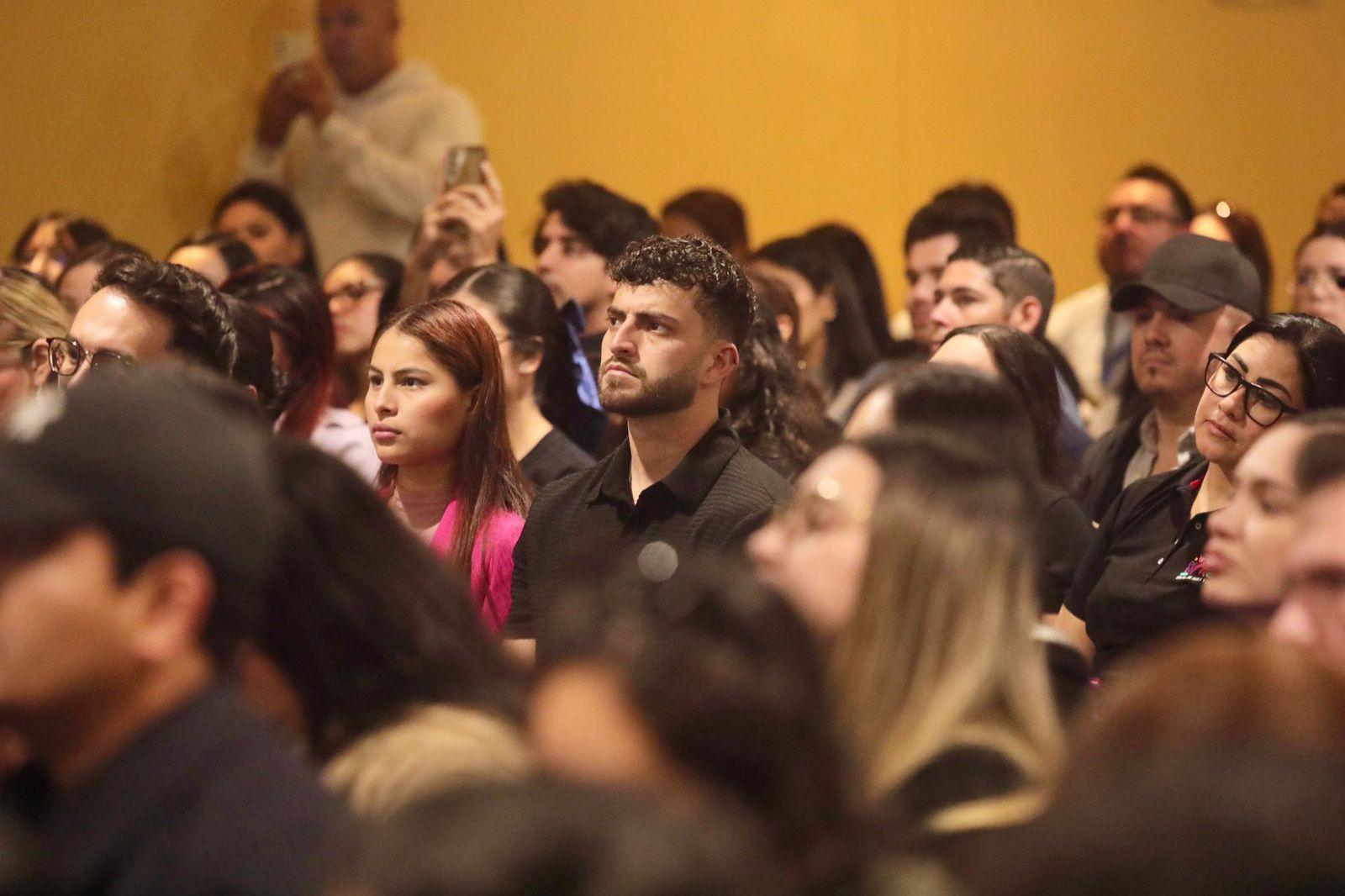 $!Imparten capacitación a emprendedores y empresarios de Mazatlán