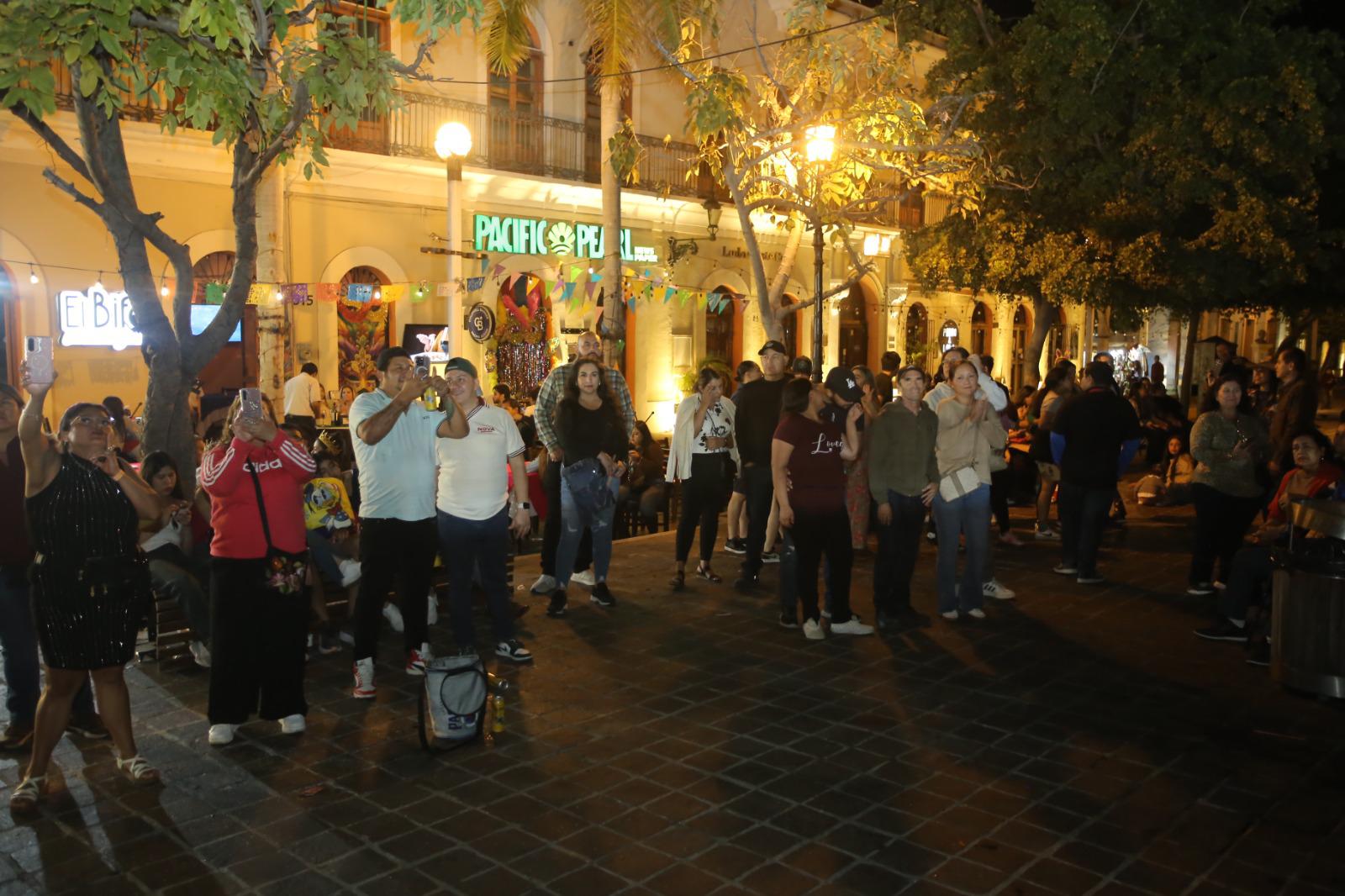 $!Olas Altas no descansa en el último día del Carnaval de Mazatlán