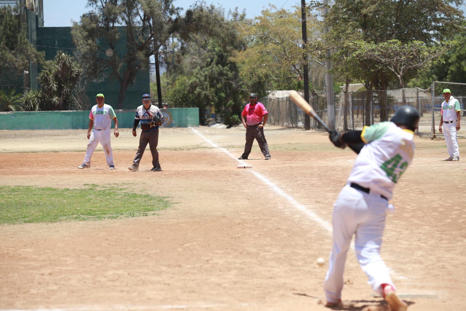 $!Halcones-Turismo obliga un tercer juego en final de Beisbol 40 Años