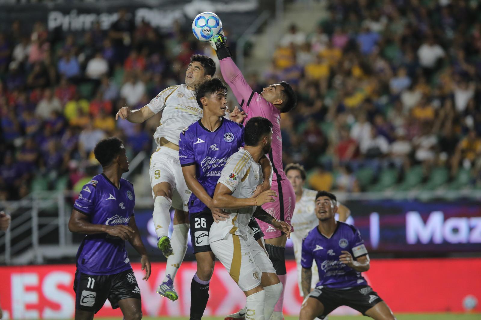 $!Mazatlán FC y Tigres firman un electrizante empate que tuvo expulsiones y goles anulados