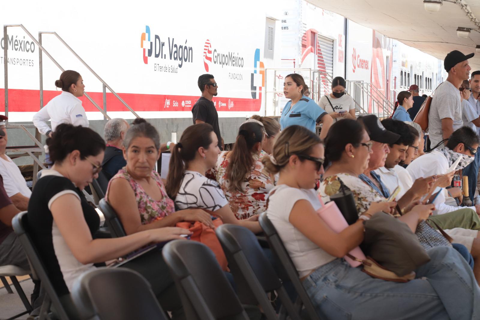 $!Ante una baja afluencia, invitan a aprovechar los servicios médicos gratuitos del Dr. Vagón en Mazatlán