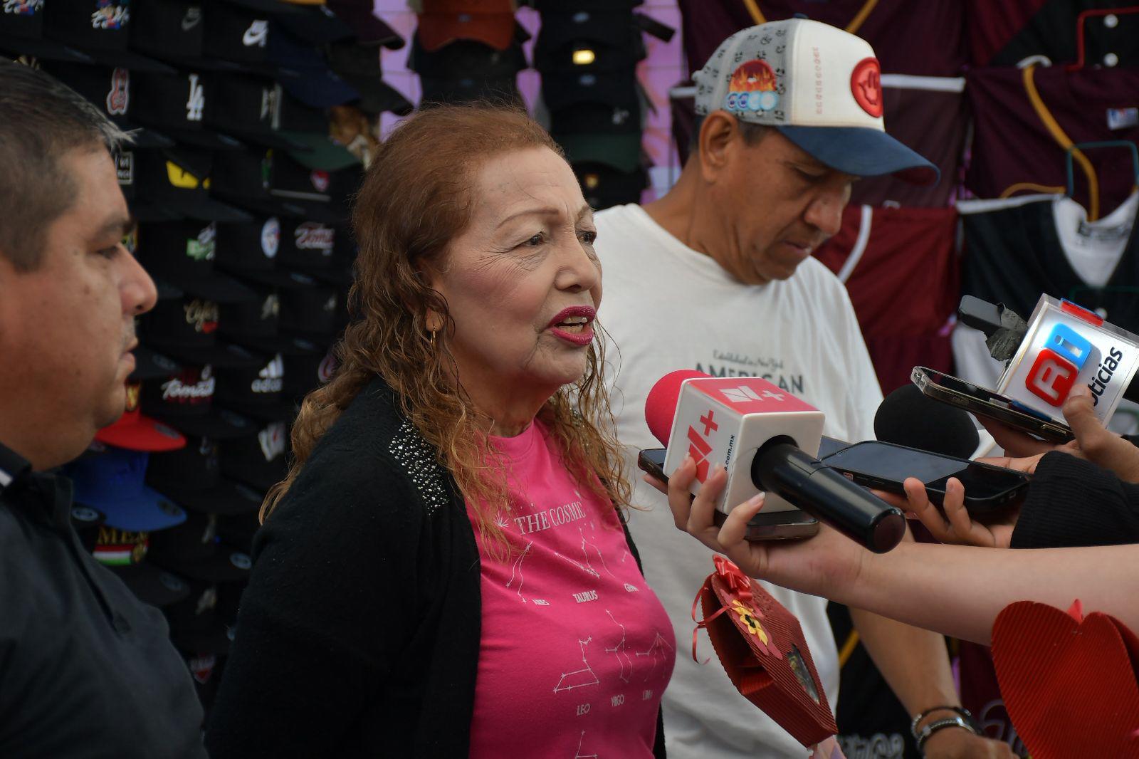 $!Instalan bazar por el Día del Amor y la Amistad en el Centro de Culiacán para reactivar economía local