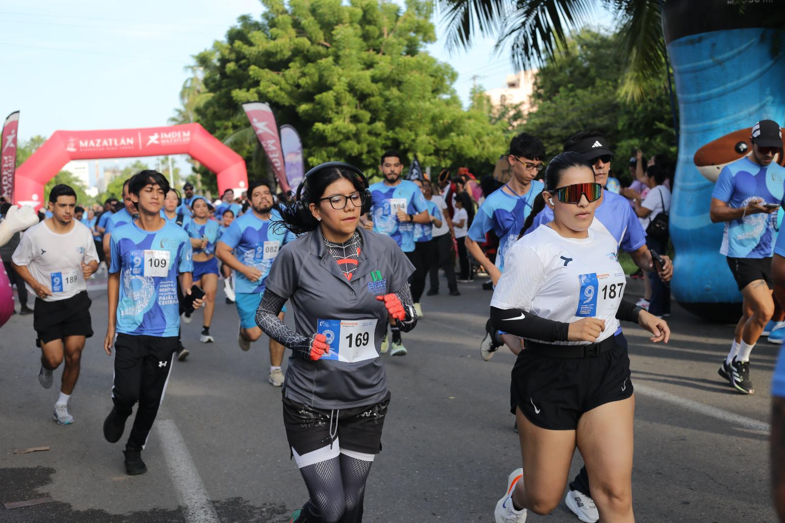 $!¡Inclusión y solidaridad! Mazatlán corre con el corazón en Carrera por la Parálisis Cerebral