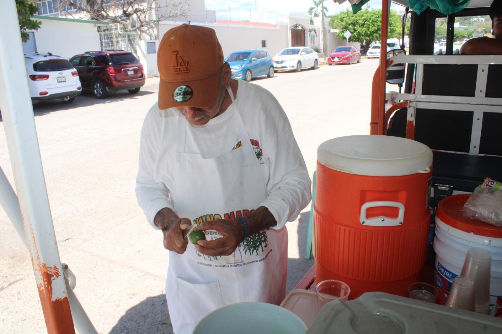 $!Si volviera a nacer, Marco quisiera vender tejuino otra vez