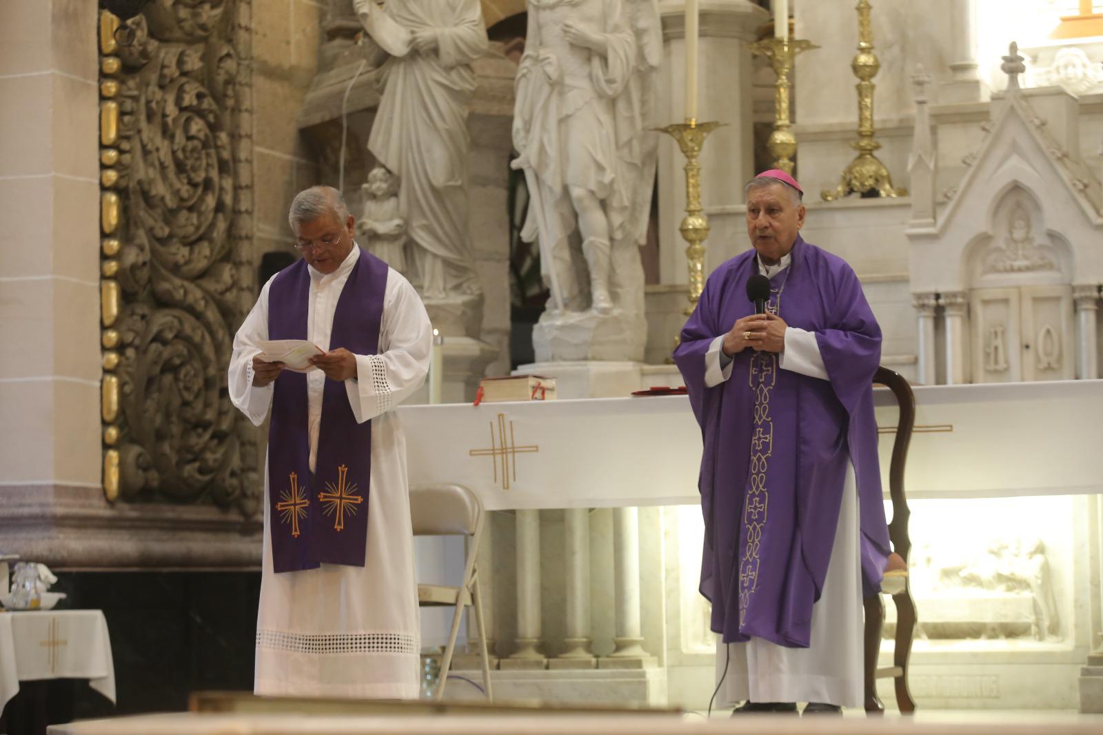$!Monseñor Mario Espinosa Contreras ofició la misa de acción de gracias por la Colecta Nacional de Cruz Roja.