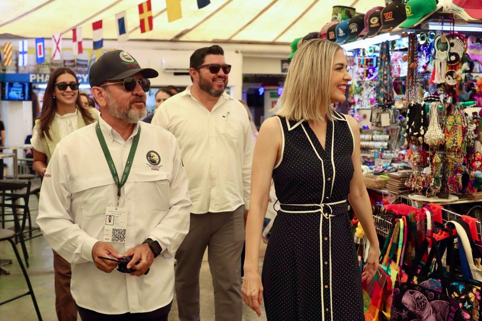 $!Recibe Estrella Palacios al crucero Brilliant Lady, que por primera vez arriba a Mazatlán