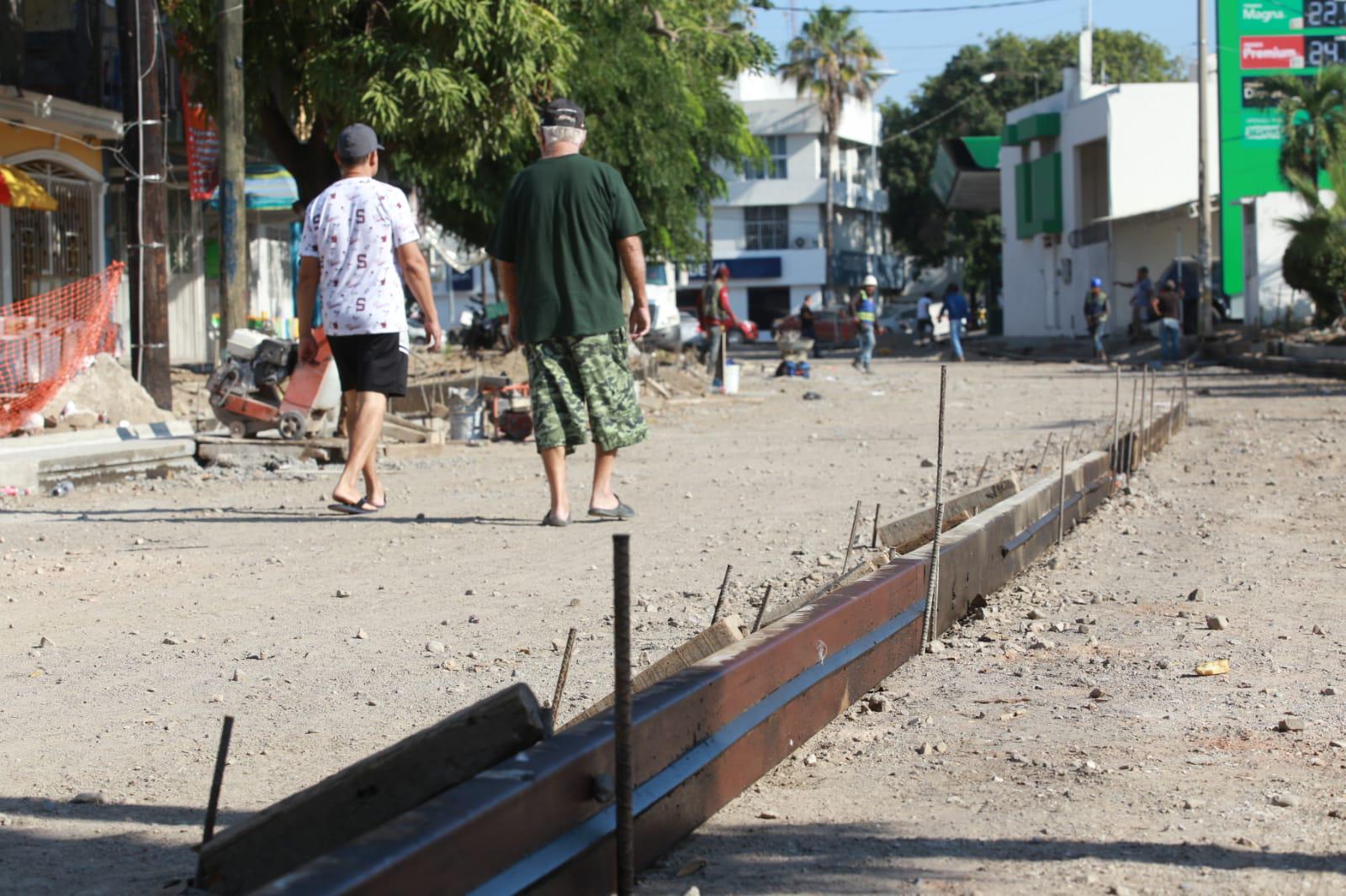 $!Deja Gobierno de ‘El Químico’ millonarios adeudos con constructuras; no hay dinero para terminar la rehabilitación de la Emilio Barragán