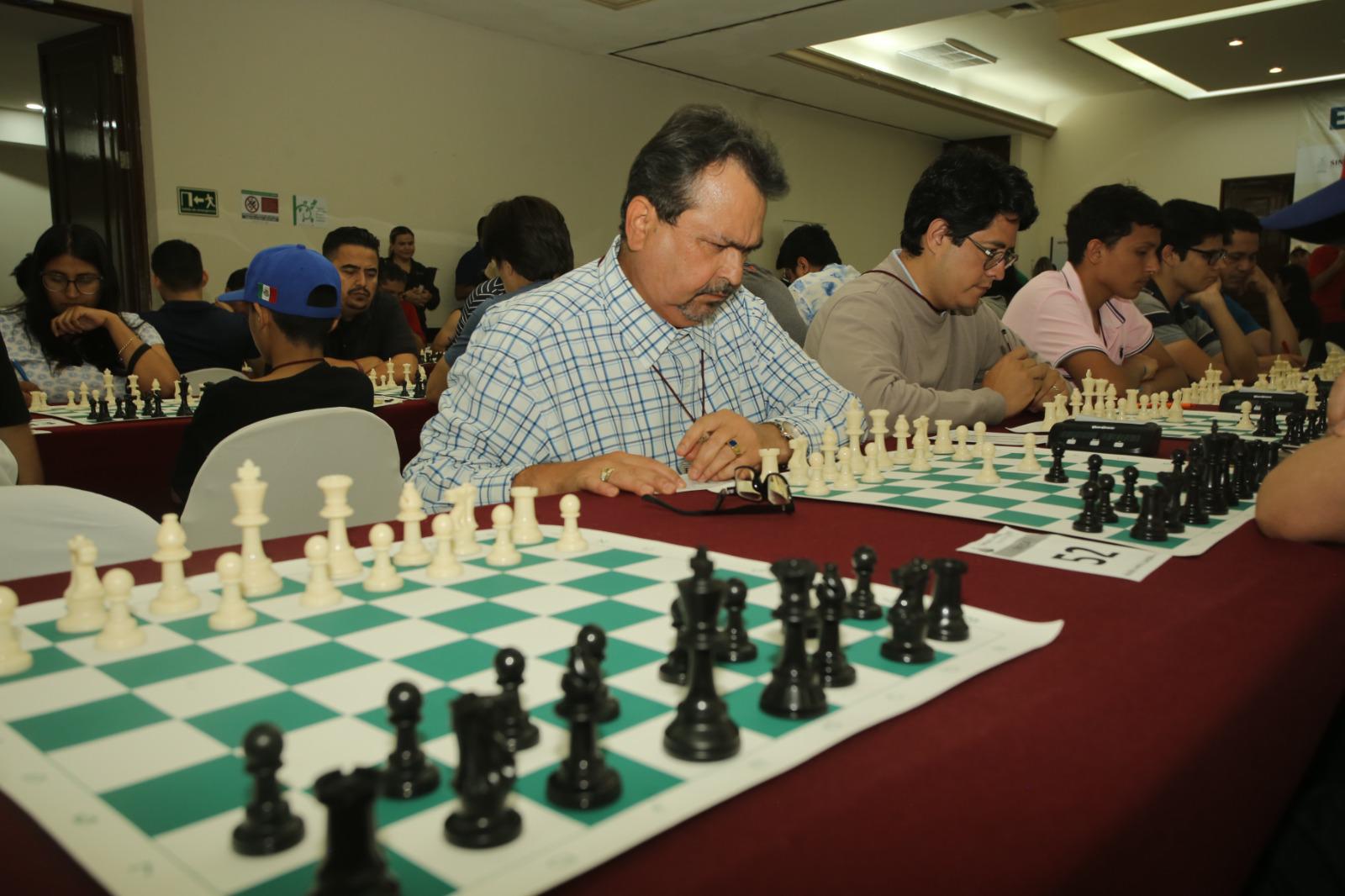 $!Fuerte competencia se vive en Nacional de Ajedrez Mazatlán