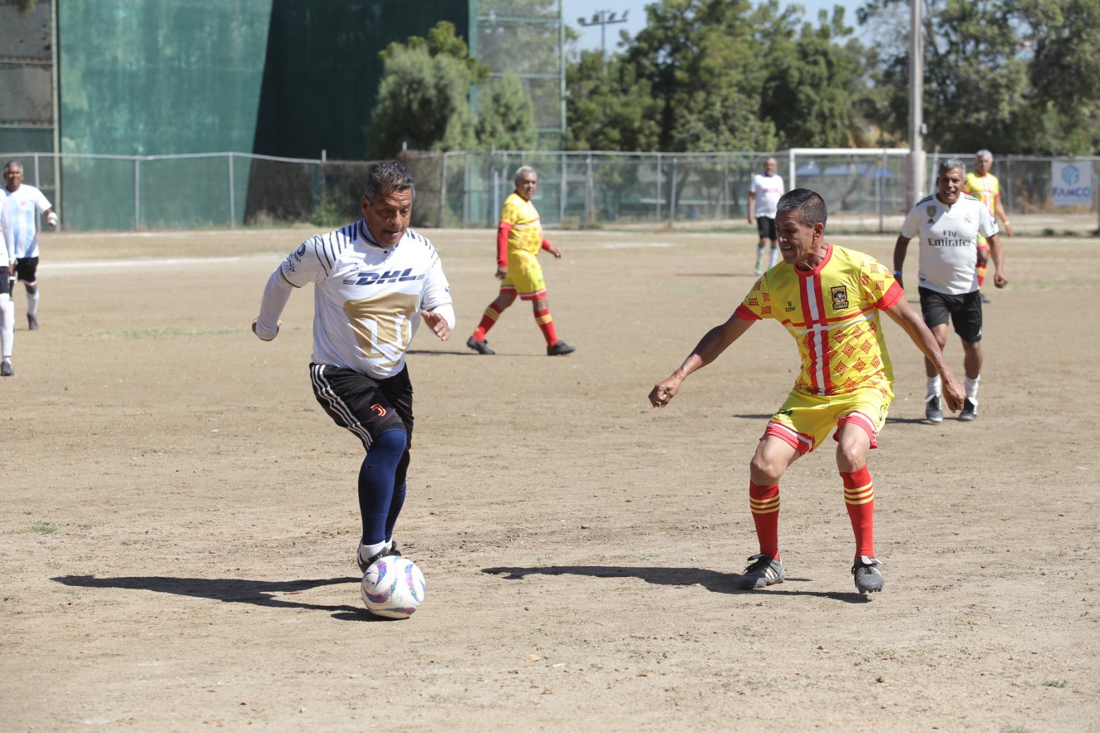$!Deportivo Muralla vence a Coras de Nayarit en partido de veteranos