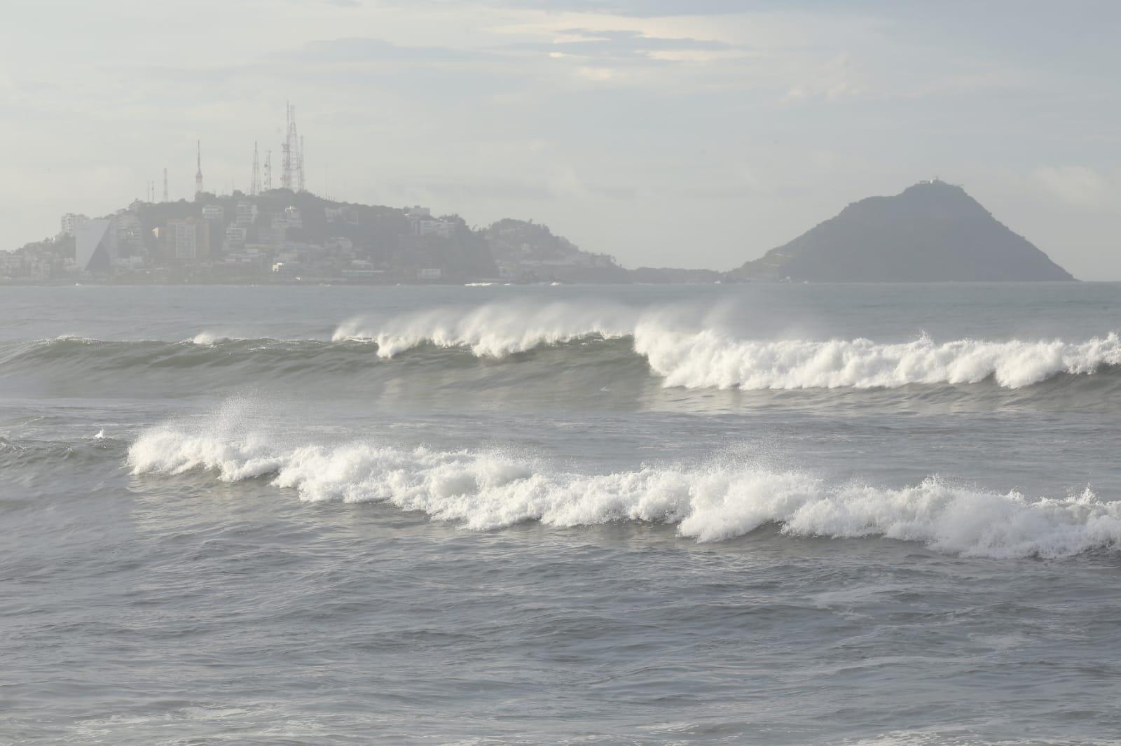 $!Reabren zonas de playa en Mazatlán