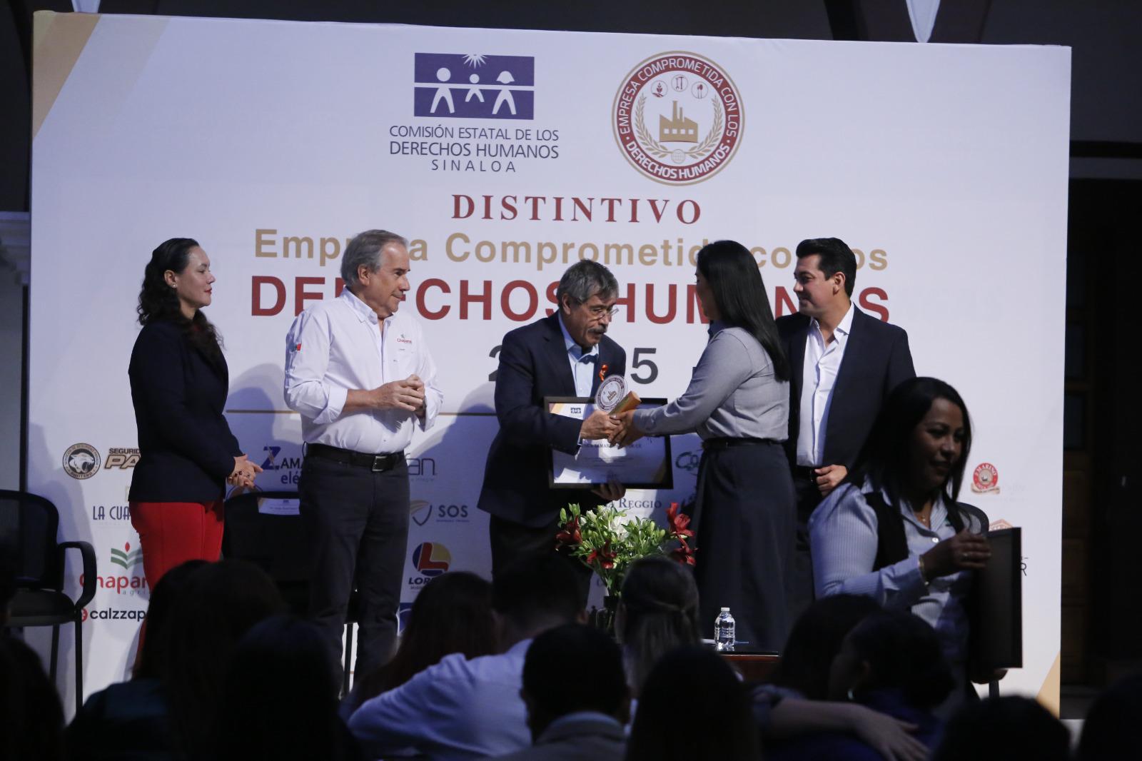 $!Reciben 36 empresas de Sinaloa distintivo por derechos humanos en 2025