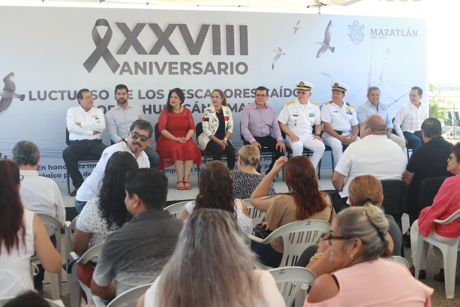 $!Hacen memoria de los pescadores fallecidos por los huracanes ‘Ismael’ y ‘Newton’