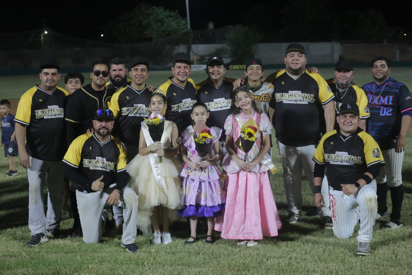 $!Cantan Playball en Liga de Meseros al Bat