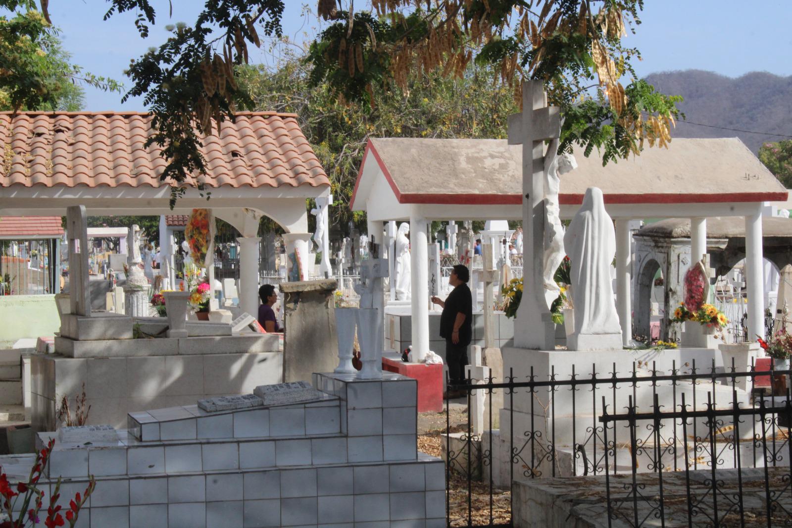 $!Promete Gobierno de Rosario panteones en condiciones para el Día de Muertos