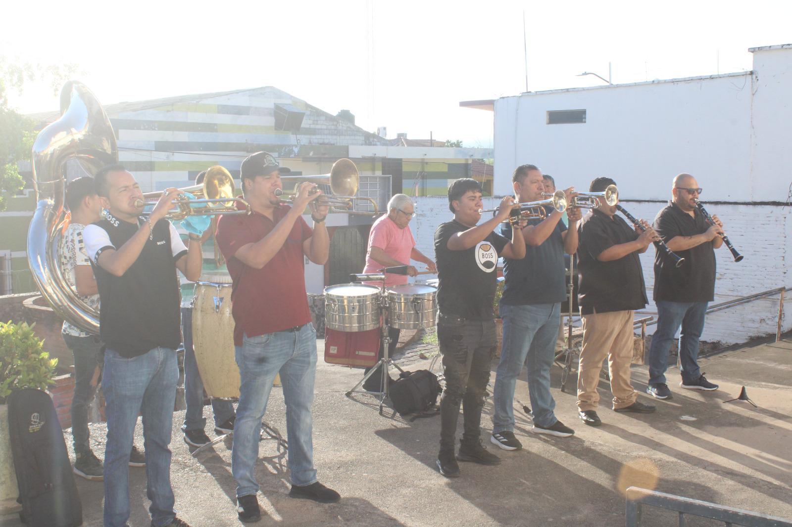 $!Con Mañanitas y misa celebran en Rosario la solemnidad del Sagrado Corazón de Jesús