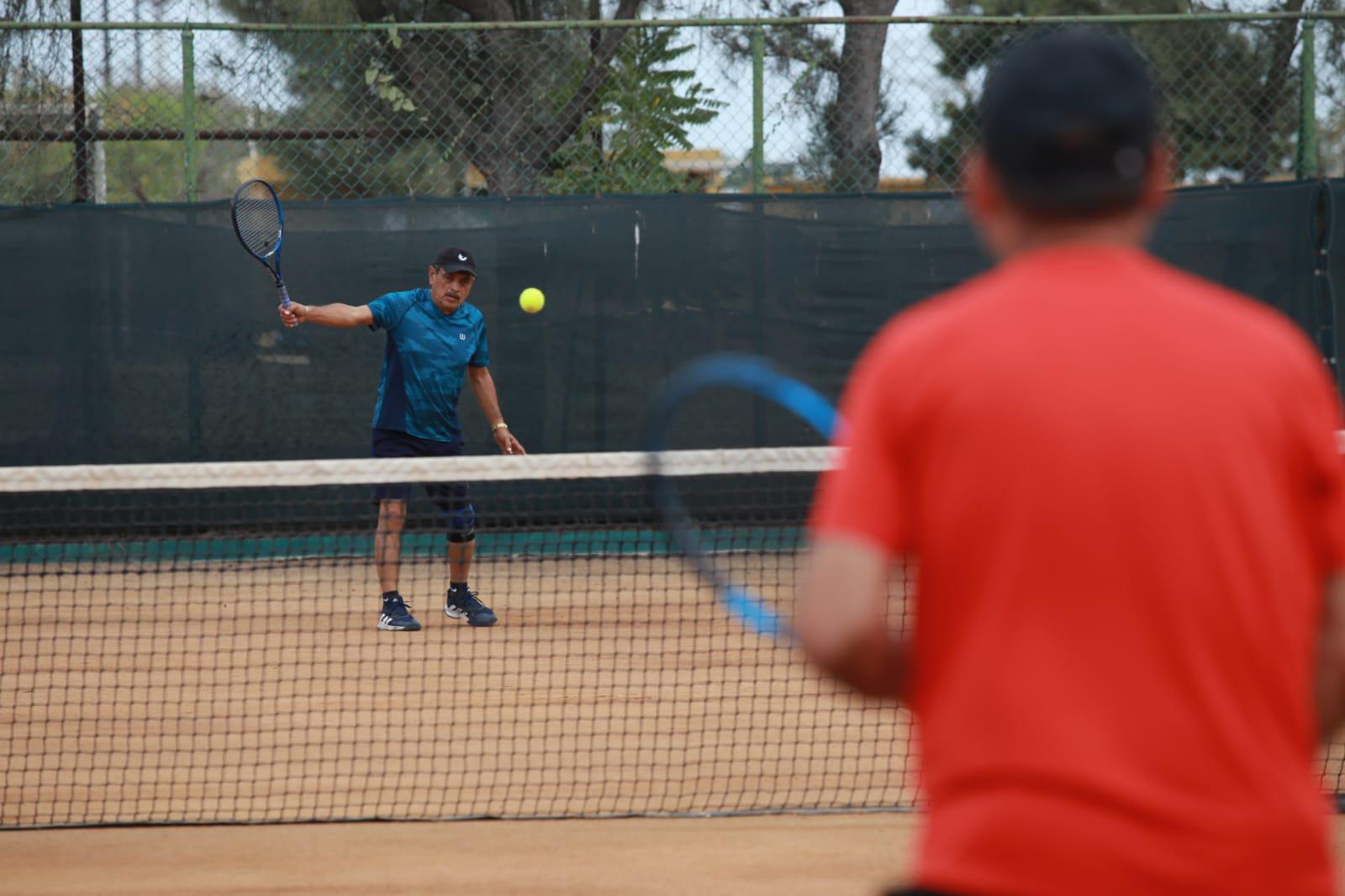 $!Tenistas murallenses visitan la capital sinaloense