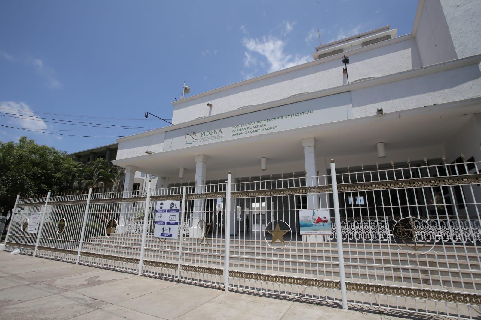 $!En Mazatlán, celebran a puerta cerrada el 104 aniversario del Día de la Marina Nacional