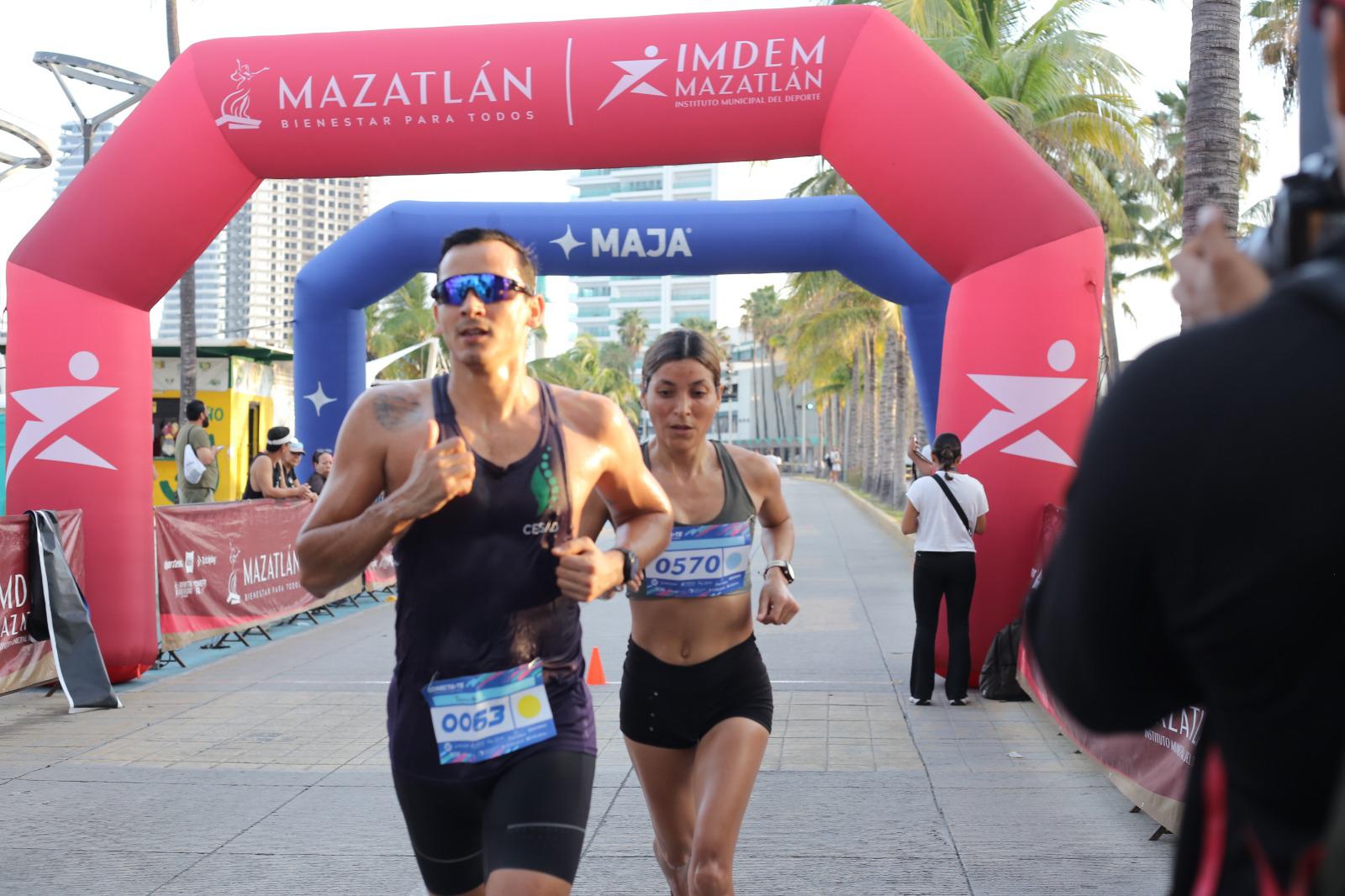 $!Hermanos Labrador dominan el asfalto en Carrera Conecta=te