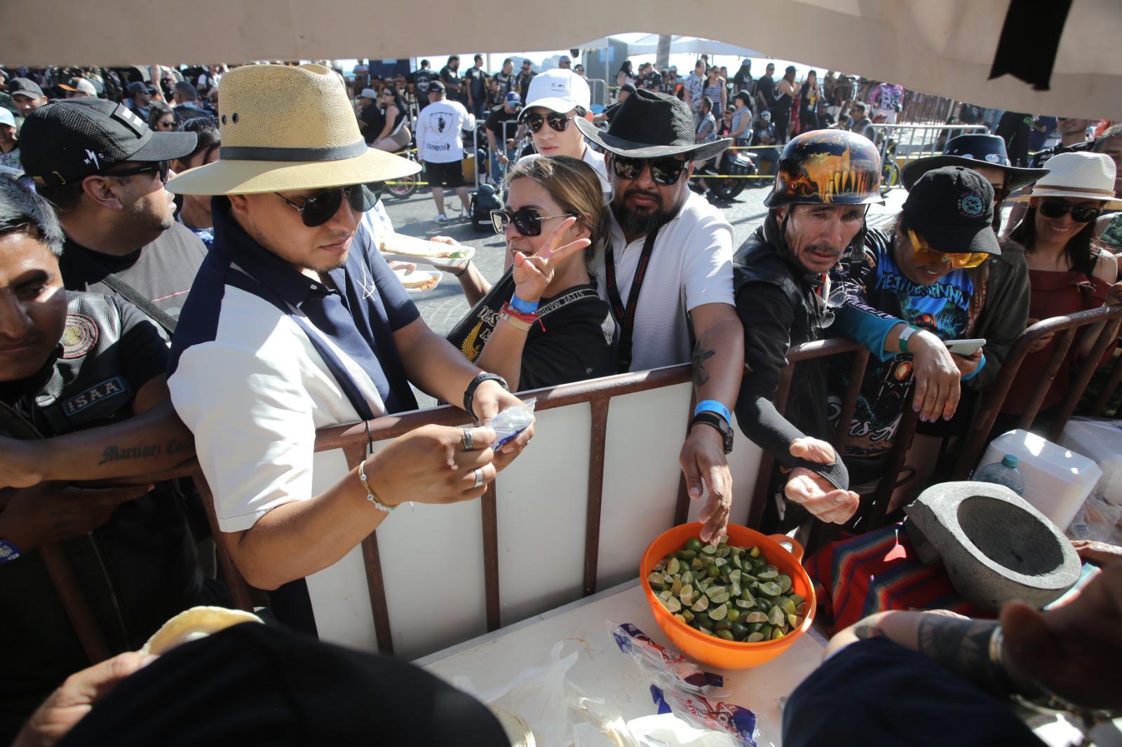 $!Degustan más de 5 mil personas el tradicional marlin al chipotle del Motoclub Olas Altas