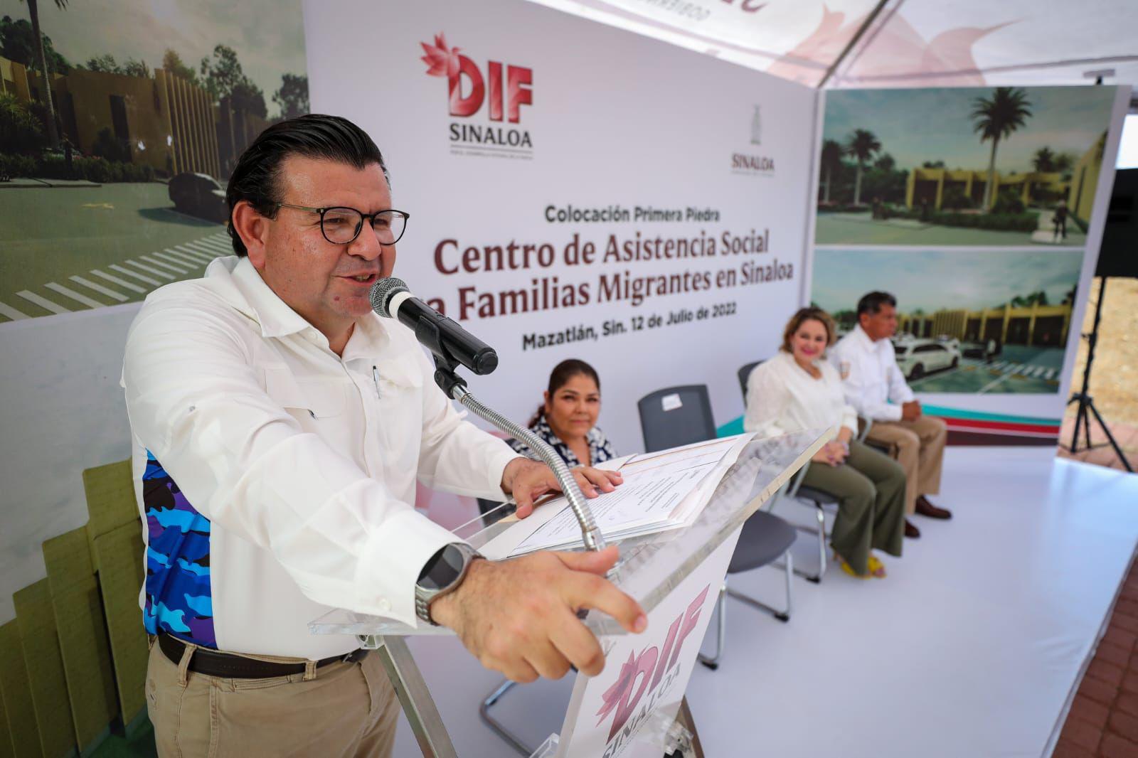 $!En Mazatlán colocan primera piedra del Centro de Asistencia Social para Familias Migrantes de Sinaloa