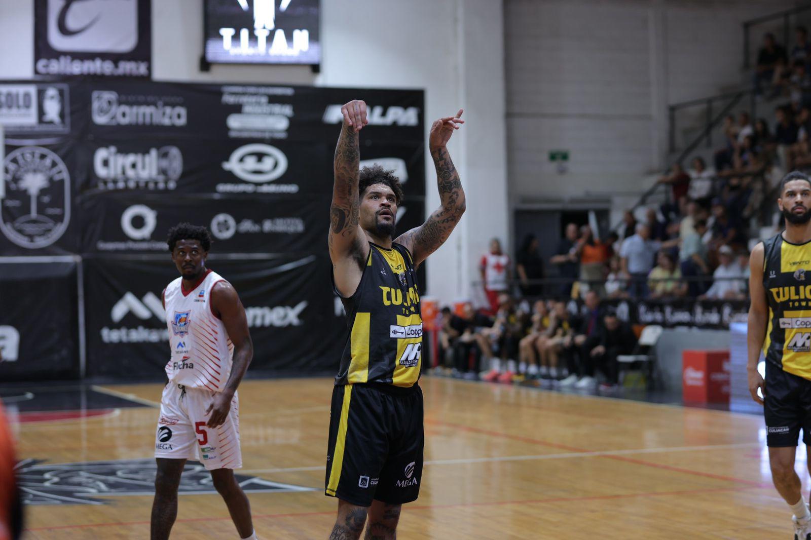 $!Caballeros se derrumba en el segundo cuarto y pierde ante Ostioneros en Guaymas