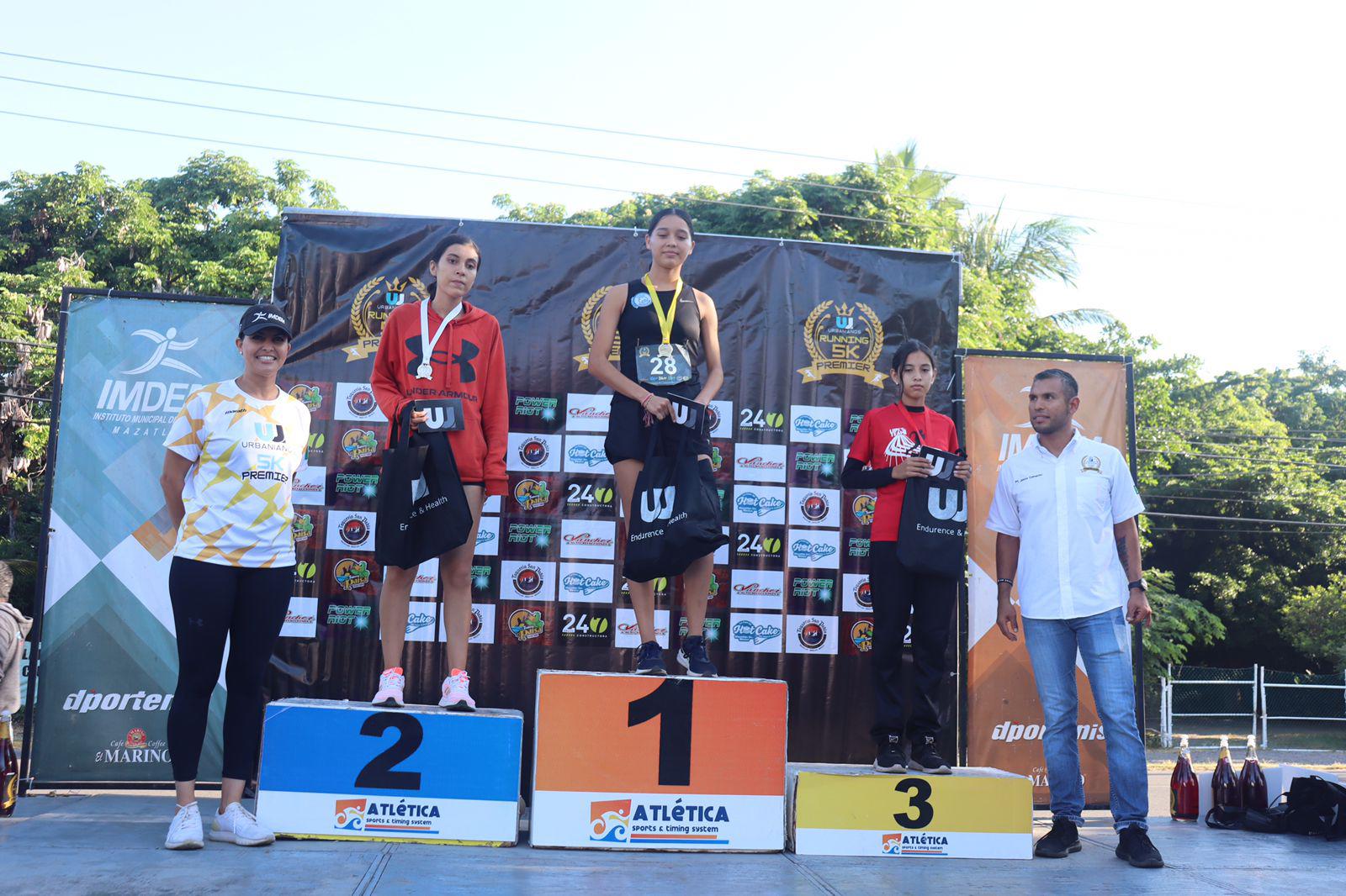 $!Daniela García y Fernando Martínez ganan la Elite de la Urbanianos Premiere 5K