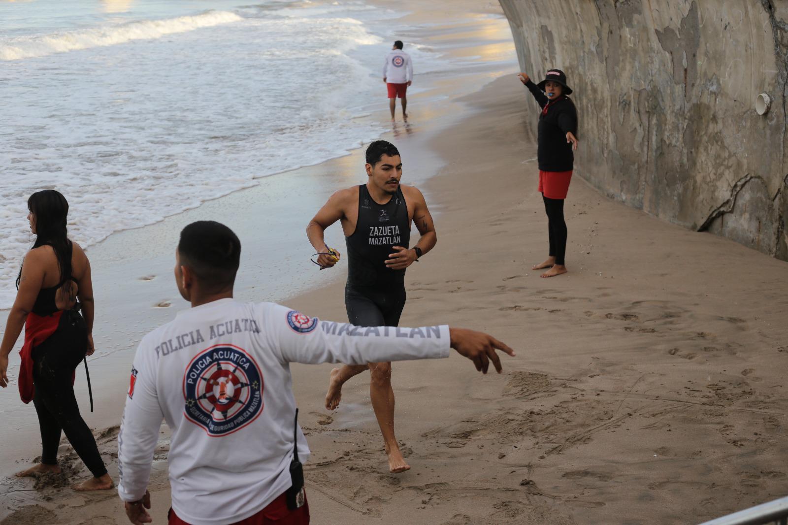 $!‘Perrón’ Zazueta y Daira Mercado protagonizan Selectivo de Acuatlón en Mazatlán