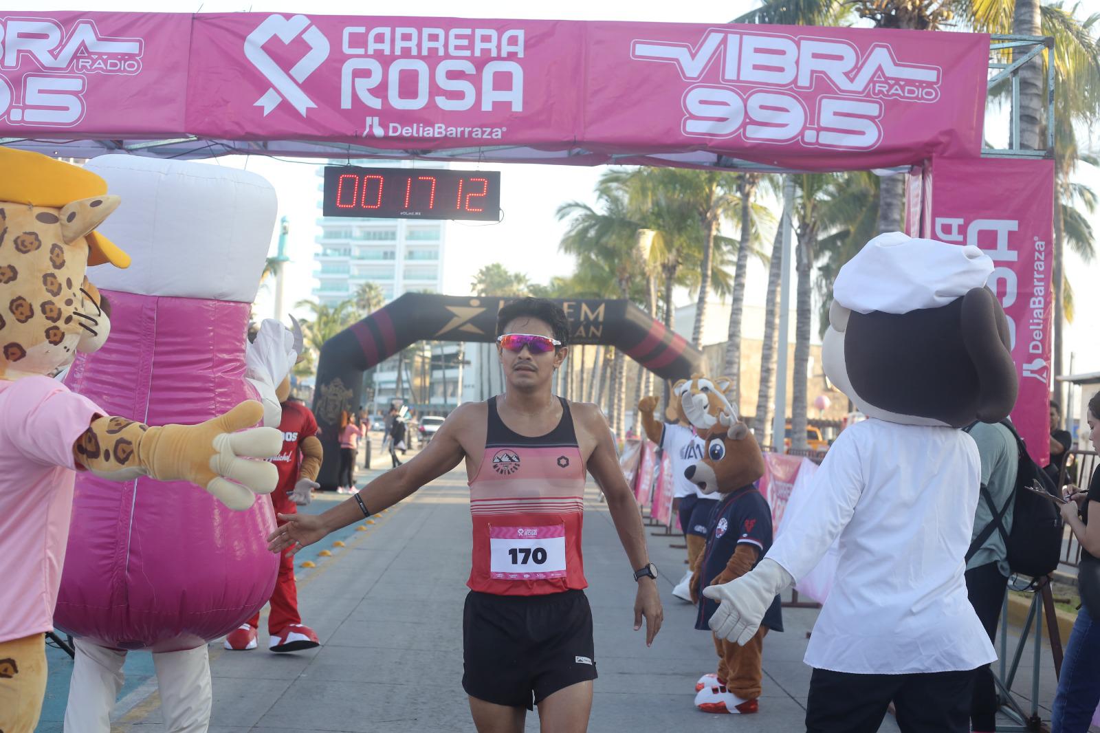 $!Dominio total de hermanos Labrador en ‘Carrera Rosa Delia Barraza’ en Mazatlán