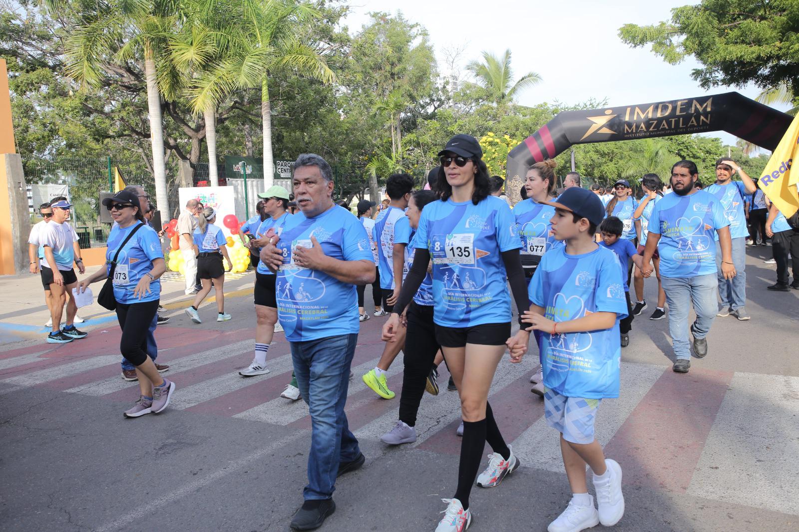 $!Celebran colorida Caminata por el Día Internacional de la Parálisis Cerebral en Mazatlán