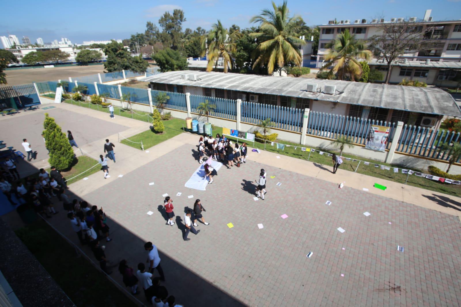 $!Alumnas de Preparatoria Mazatlán de la UAS se manifiestan por acoso