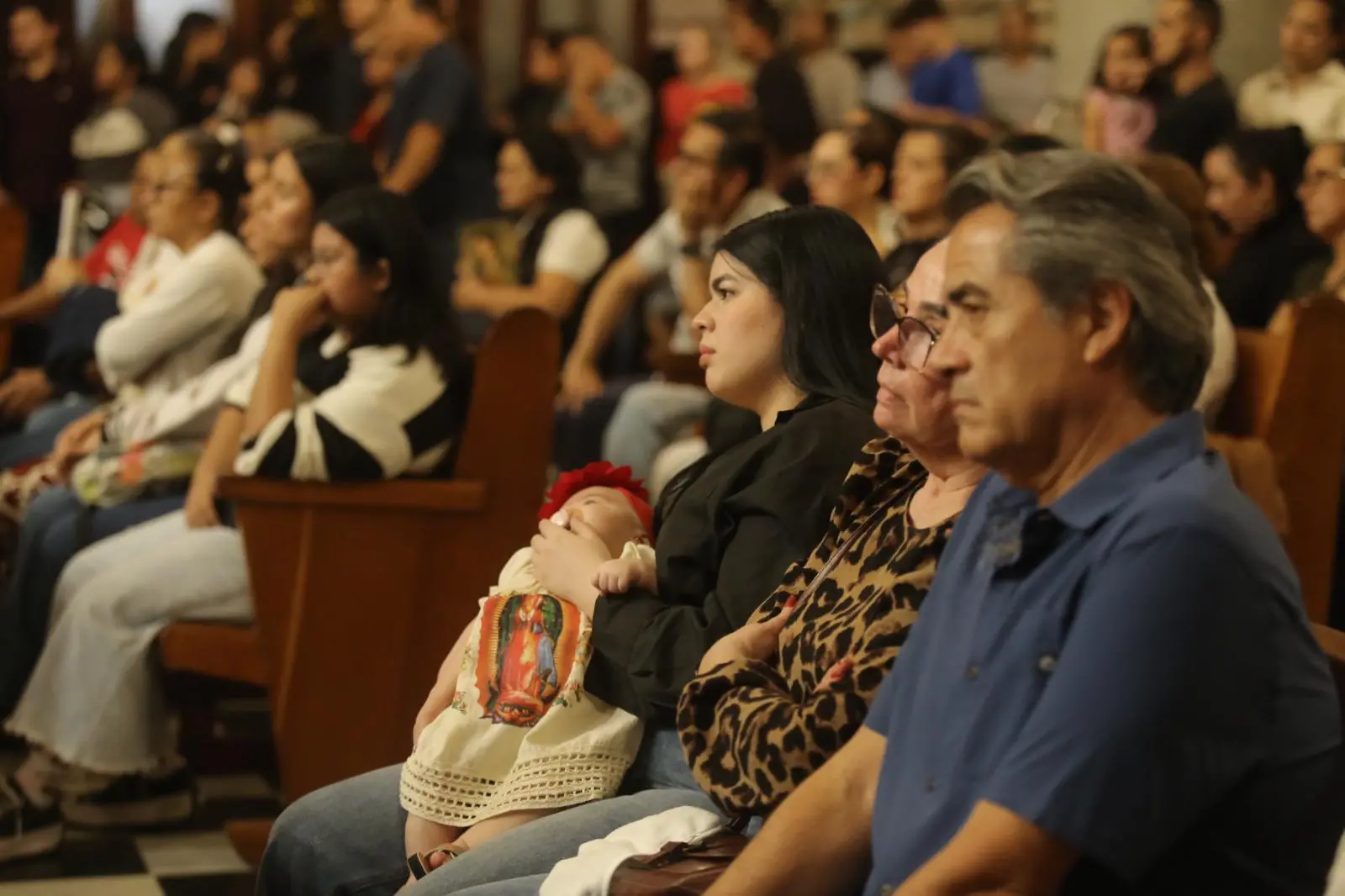 $!Cantan ‘Las Mañanitas’ a la Virgen de Guadalupe y piden por la paz en Sinaloa