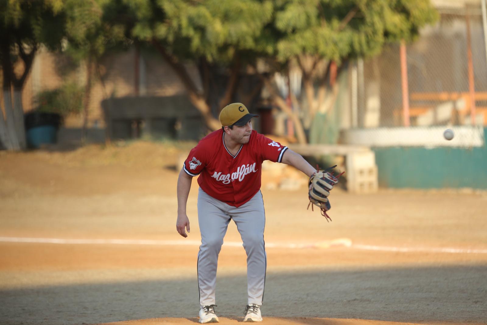 $!Lino’s dobla a Familia Kelly en Beisbol Meseros