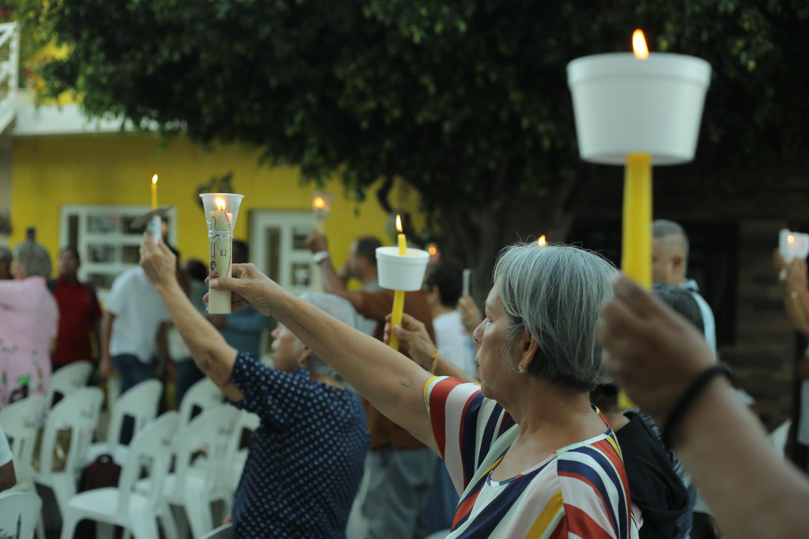 $!Celebran última procesión y rezo del Rosario previo a los festejos de la Virgen de Fátima