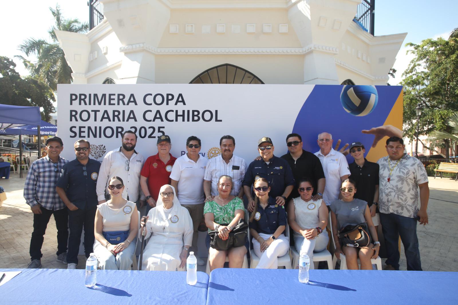 $!Adultos mayores se activan en Copa Rotaria de Cachibol
