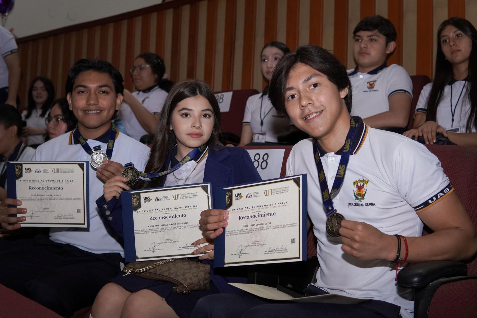 $!Reconoce la UAS a estudiantes destacados por su excelencia académica y logros nacionales